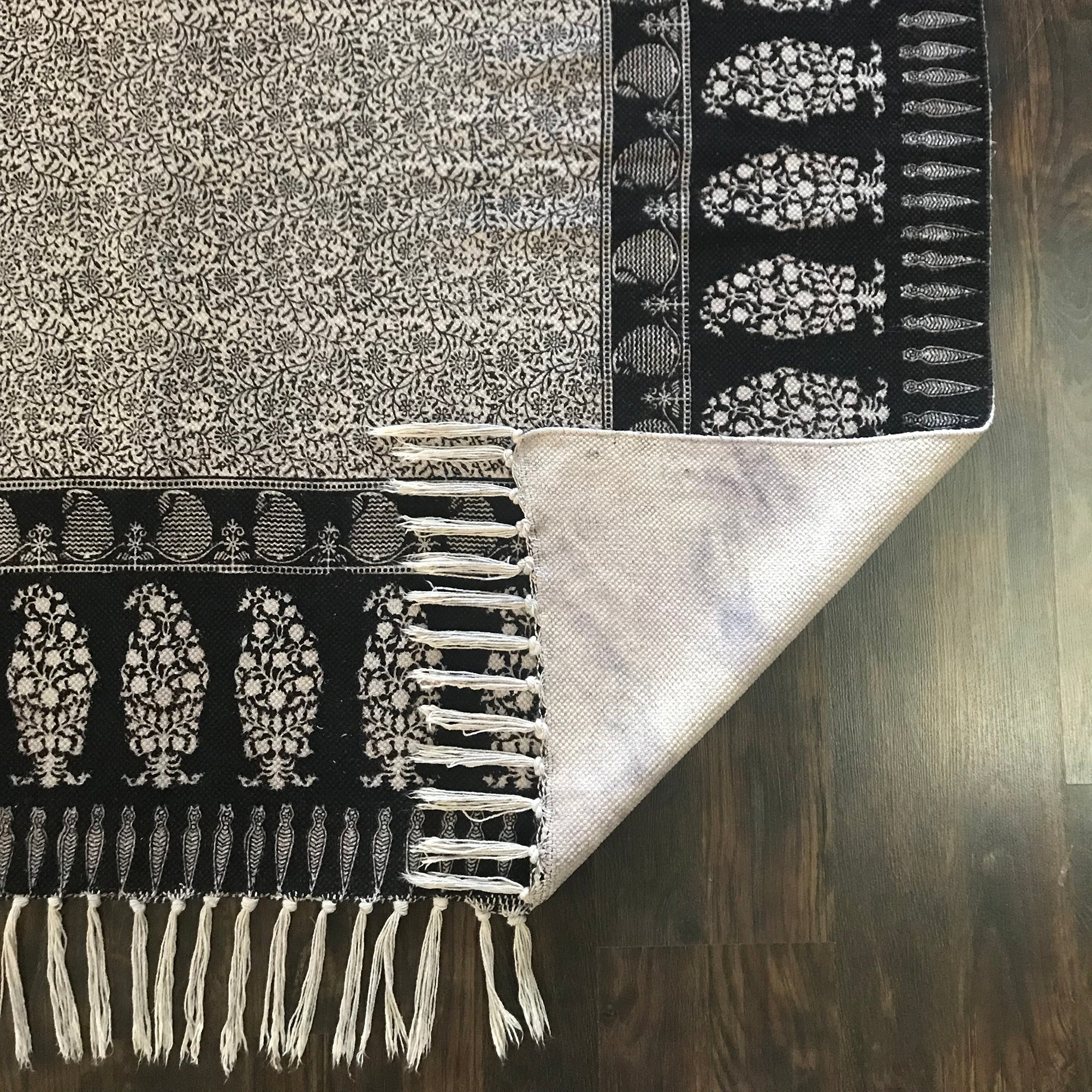 Floral Jaal & Paisley Hand-block Print Rug - White Black – SVEŽElife