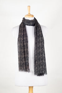 Shades of Chevron Fine Wool Scarf – Black White | SVEŽElife