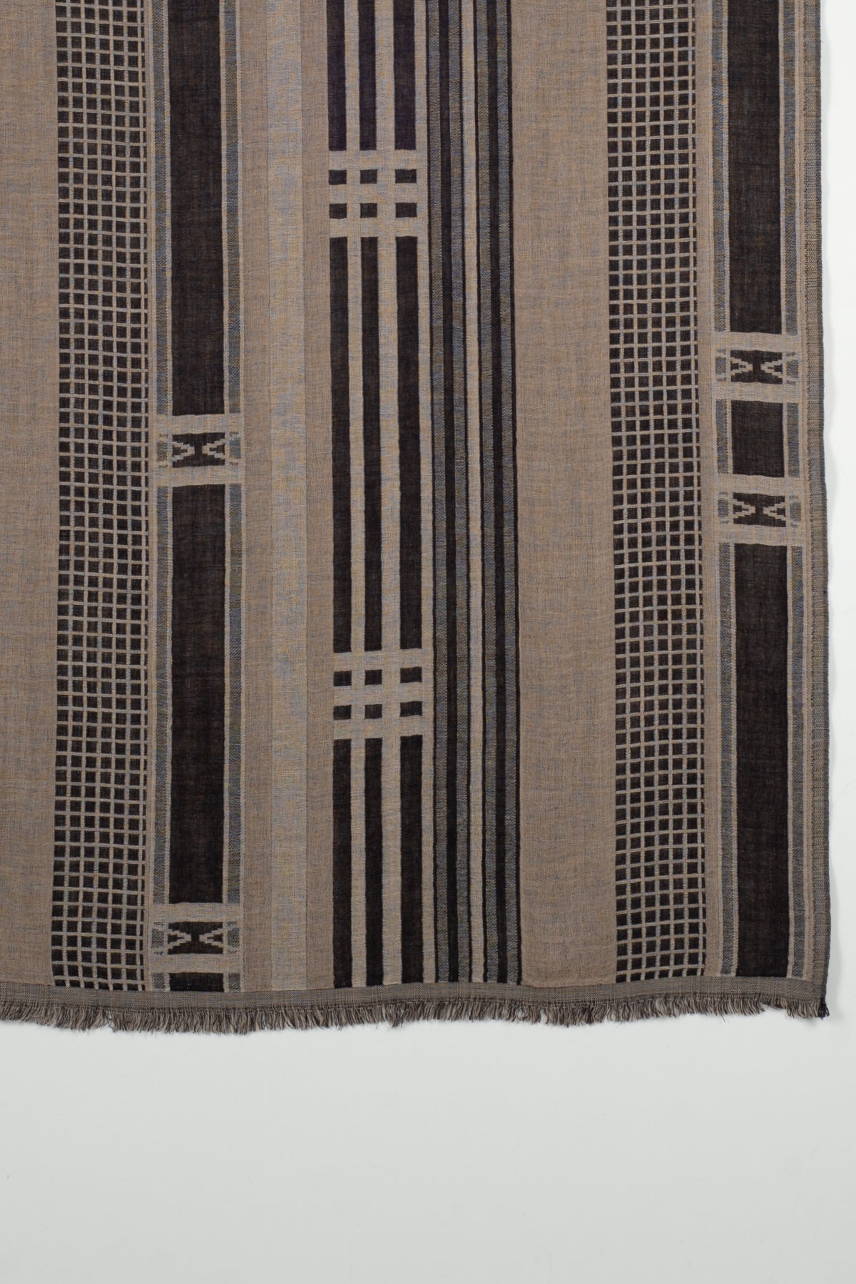 Checks & Stripes Abstract Fine Wool Jacquard Scarf – Black | SVEŽElife